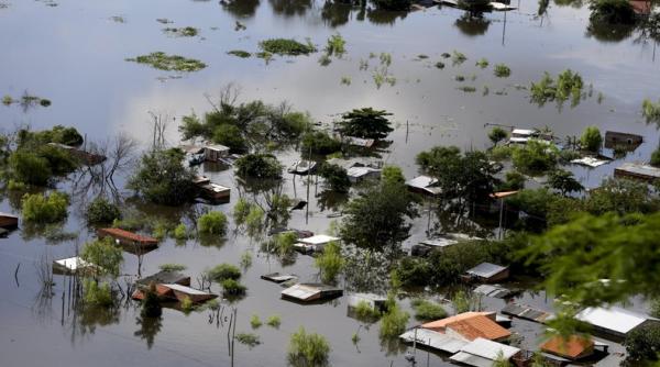 inundatii masive in paraguay 70 000 de oameni au fost evacuati
