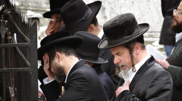 brigazi pentru combaterea antisemitismului in budapesta