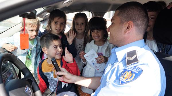 copiii de la scoala gimnaziala nr 168 la sediul politiei locale sector 6