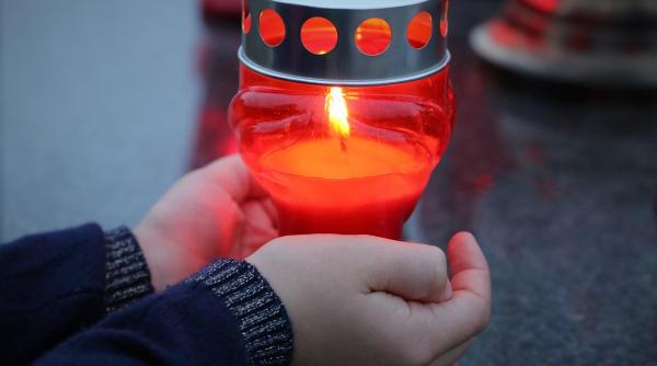 copil bolnav de autism dat afara din biserica noi aici nu facem meloterapie iesiti afara