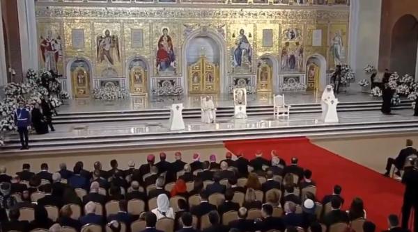 papa francisc a rostit tatal nostru in limba latina moment unic la catedrala mantuirii