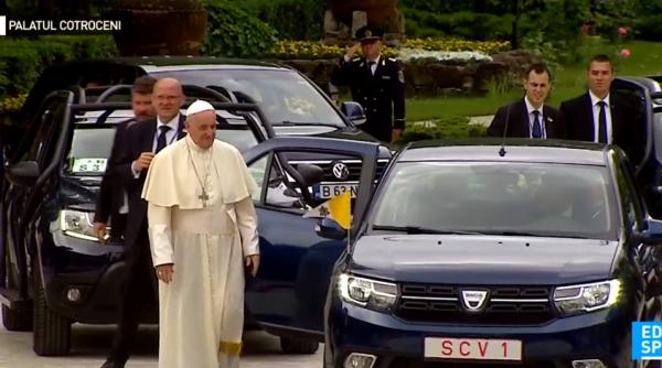 papa francisc s a oprit la copiii de la palatul cotroceni