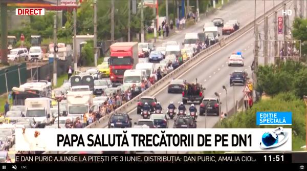 papa in romania trafic blocat pe dn1 soferii s au oprit sa faca poze cu coloana oficiala foto