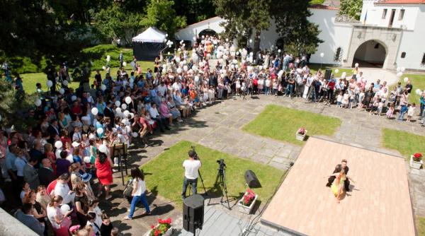 peste 200 de copii au sarbatorit 1 iunie in gradina palatului elisabeta
