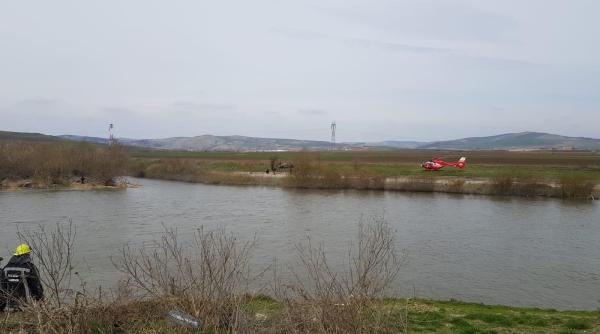 accident mortal in urma cu scurt timp trei persoane moarte pe loc au cazut cu masina in rau