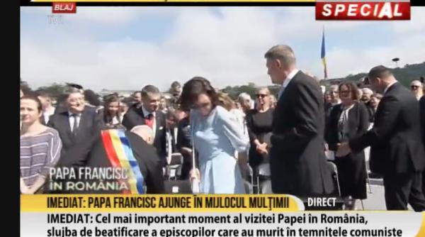 oficialitatile romane au ajuns la blaj acolo unde vine papa francisc