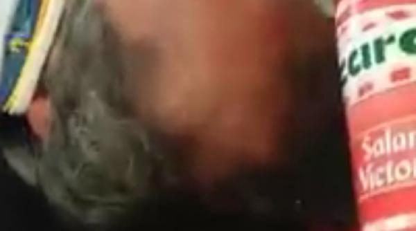 video pacient umilit cu un salam intr o ambulanta smurd