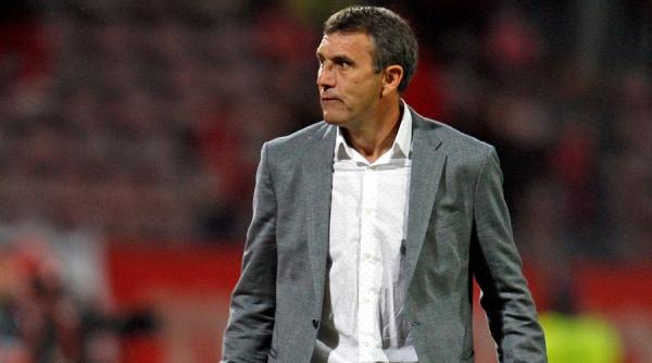 dinamo are un nou antrenor neagoe ii ia locul lui rednic