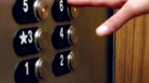 lift cazut in gol la politia capitalei