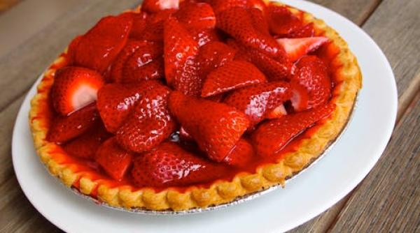 tarta cu capsune reteta desertul perfect al verii rapid si delicios