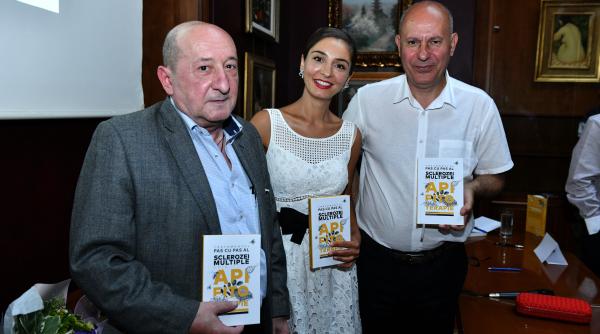 dr vanessa youness si dr stefan stangaciu au lansat o carte care salveaza vieti