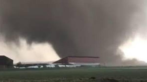 mai multe persoane au fost ranite in germania in urma unei tornade