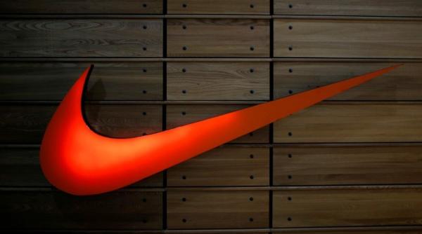 nike introduce manechine xxl intr un magazin din londra