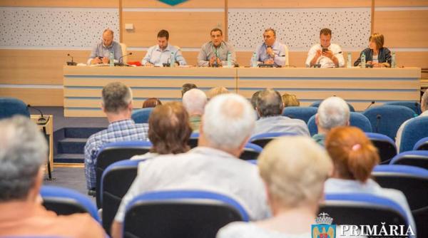 parcari si spatii verzi in sectorul 6  primarul mutu  discutii cu cetatenii