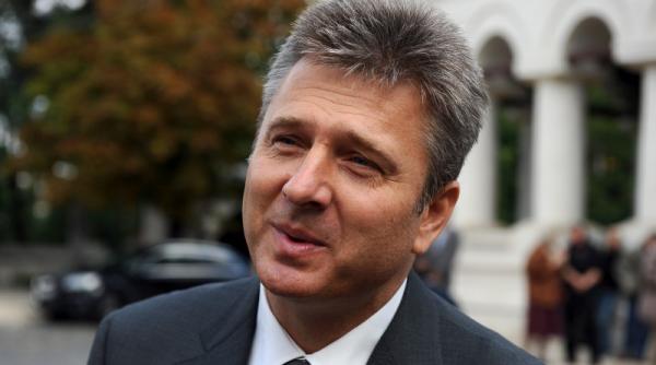 pandele val de invective primarul s a facut ca nu aude intrebarea lui chirieac