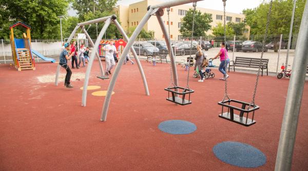 zona din sectorul 6 modernizata strazi si trotuare reparate parcari refacute locuri noi de joaca