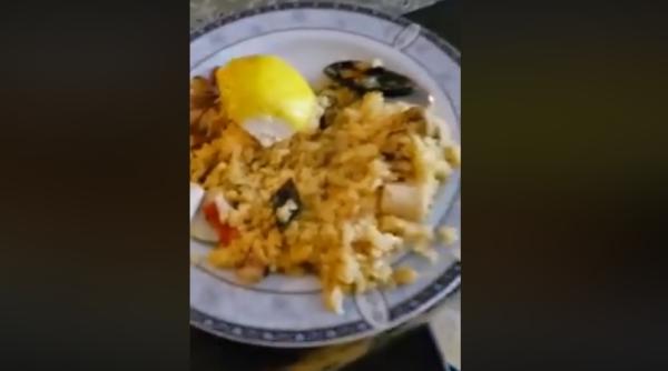 lama de cutter in mancare intr un restaurant clientul a facut reclamatie ce i s a raspuns