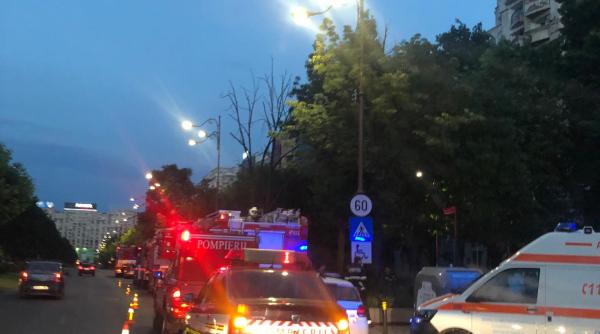 un barbat ameninta ca se arunca de la etaj panica pe bulevardul unirii