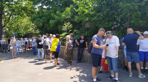 protest la cotroceni se cere demisia lui iohannis si eliberarea lui dragnea foto video