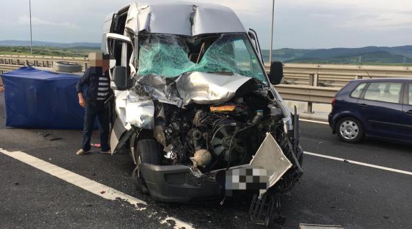accident cu un microbuz pe autostrada a1 in judetul sibiu