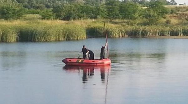un baiat de 14 ani s a inecat intr un lac in timp ce era la scaldat cu prietenii