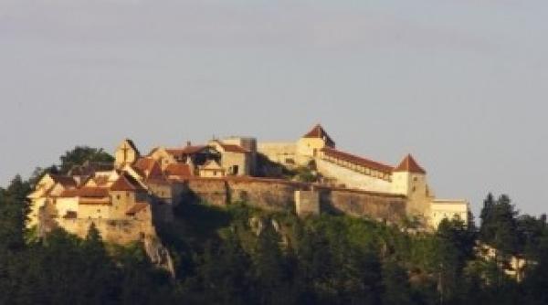 legea zgomotului nerespectata de un restaurant din rasnov mesajul unui turist pentru autoritati