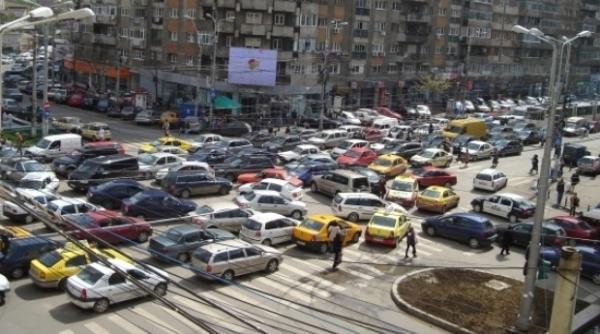 trafic restrictionat in zona decebal   piata muncii
