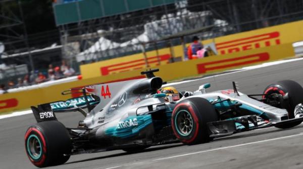 formula 1 lewis hamilton in pole position la mp al frantei