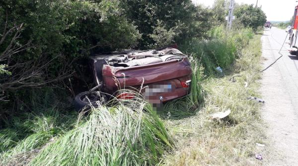 masina turtita intr un accident grav  persoana spulberata prin parbriz