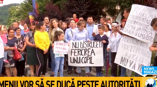protest la baia de arama zeci de oameni in fata primariei se organizeaza pentru a merge la sorina video
