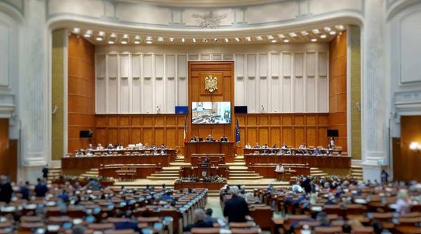 sedinta cu scantei in parlament  senatorii usr au parasit sala
