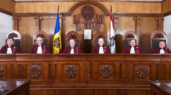 judecatorii curtii constitutionale din rep moldova au demisionat