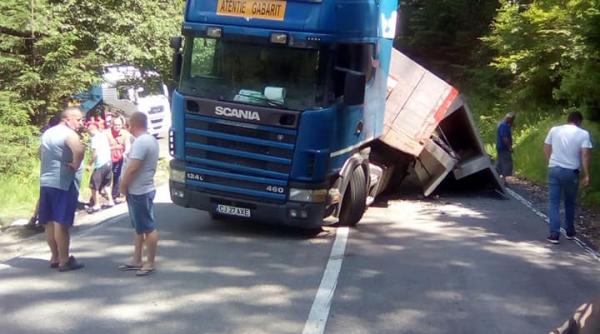 trailer rasturnat pe dn1a trafic ingreunat