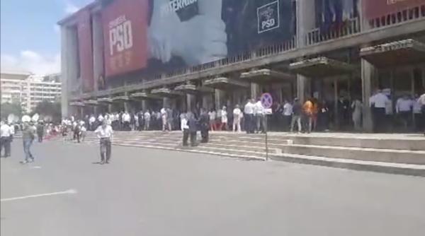prezenta surpriza la congresul psd filmeaza tot video live