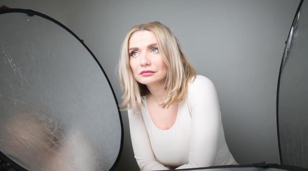 cristina cioran mesaj neasteptat e usor sa barfesti sa razi de altii