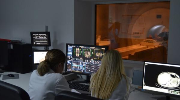 universitatea de medicina si farmacie carol davila pune la bataie aproape 1 500 de locuri