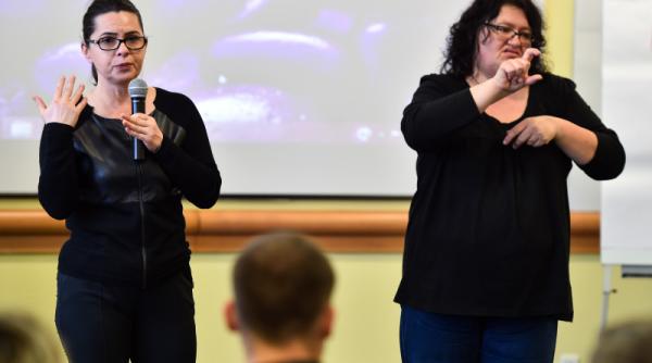 bacalaureat adriana saftoiu drama elevilor surzi indiferenta si nesimtire