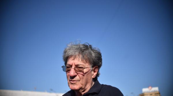 ministrul culturii il anunta pe ion caramitru in direct ca a fost lasat balta de persoane apropiate vor aparea surprize