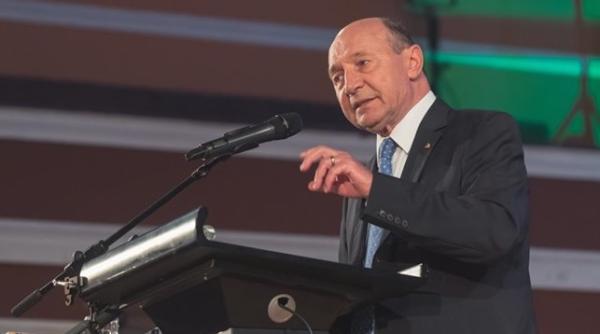 traian basescu atac la merkel si macron ce frumos suna declaratia de la sibiu