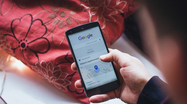 afla aici daca cineva a cautat informatii despre tine pe google