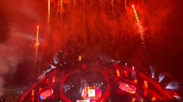 manele la neversea adrian copilul minune controversa pe malul marii video viral