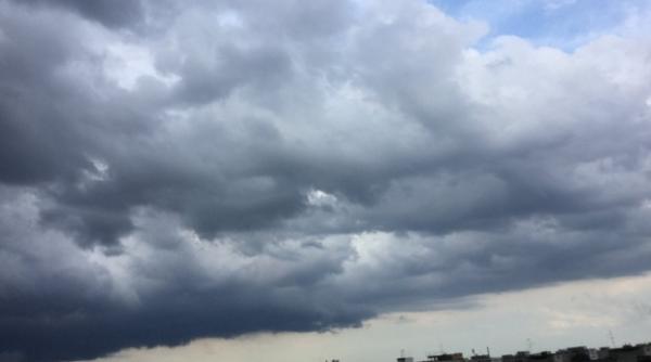 atentionare meteo instabilitate atmosferica in toata tara