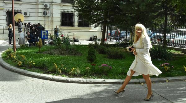avocatul veronel radulescu a spus daca elena udrea este in romania