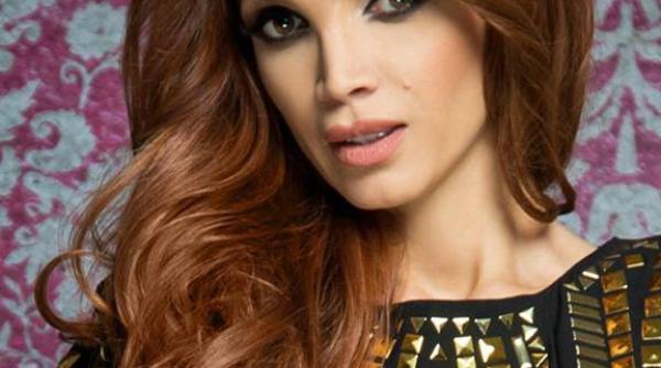 cristina spatar mai sexy ca niciodata cum arata cantareata in costum de baie