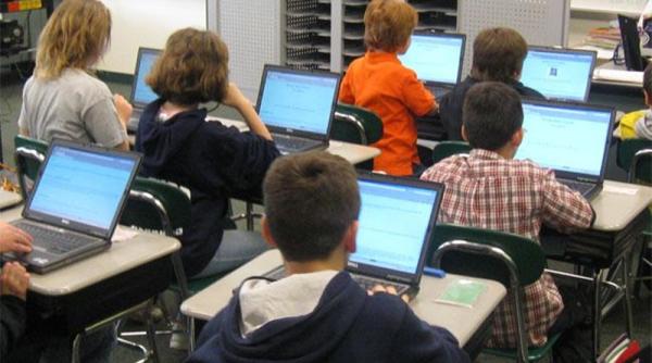 telekom romania castiga licitatia pentru platforma nationala de internet wi fi in scoli