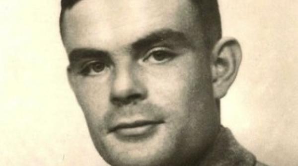 alan turing  matematicianul castrat pentru homosexualitate  pe urmatoarea bancnota de 50 de lire sterline