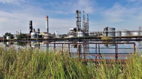 rafinaria vega gropile cu reziduuri de fabricatie ecologizate investitie de zeci de milioane de dolari