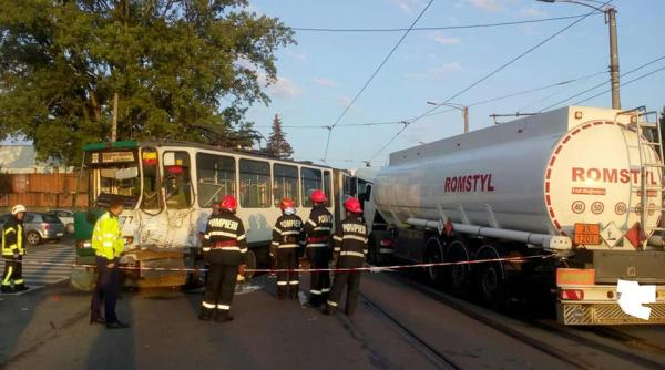 tramvai izbit in plin de o cisterna la cluj napoca pompierii intervin