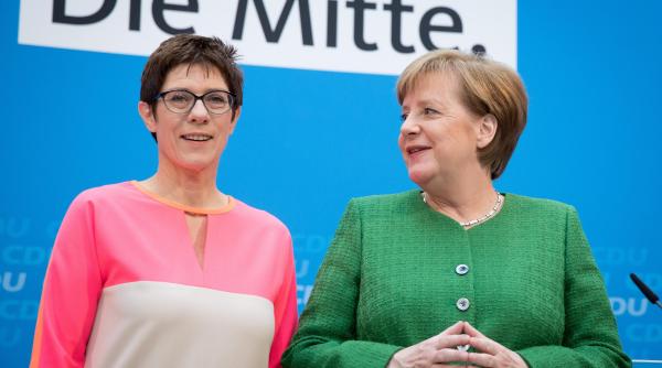 annegret kramp karrenbauer urmasa angelei merkel in locul ursulei von der leyen