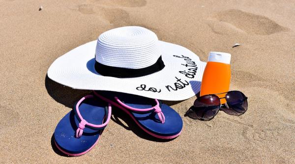 trucuri vitale pentru vacanta crema de plaja anti furt te salveaza